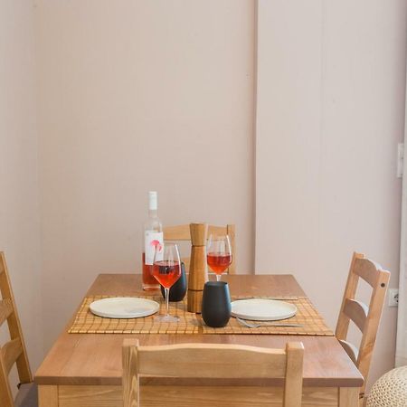 100M2 Luxury Apartment In The Heart Of Athens - Living Stone Emerald Екстериор снимка