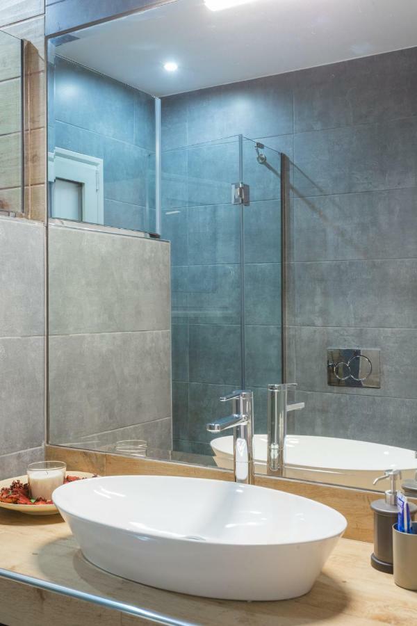 100M2 Luxury Apartment In The Heart Of Athens - Living Stone Emerald Екстериор снимка